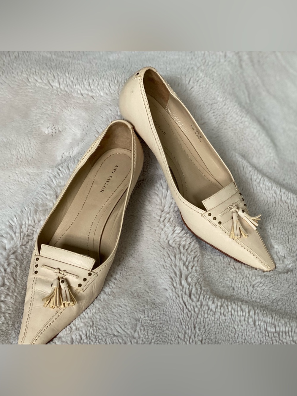 Vintage Ann Taylor Ivory Pointed-Toe Tassel Kitten Heels
